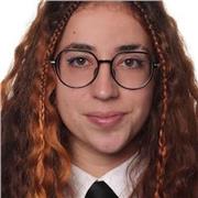 Profesora de bachillerato. Estudié Farmacia y ahora mismo estoy haciendo un master de biología molecular